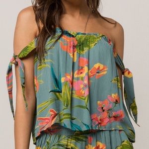 Billabong No Worries Convertible Off-The-Shoulder Floral Top, Small